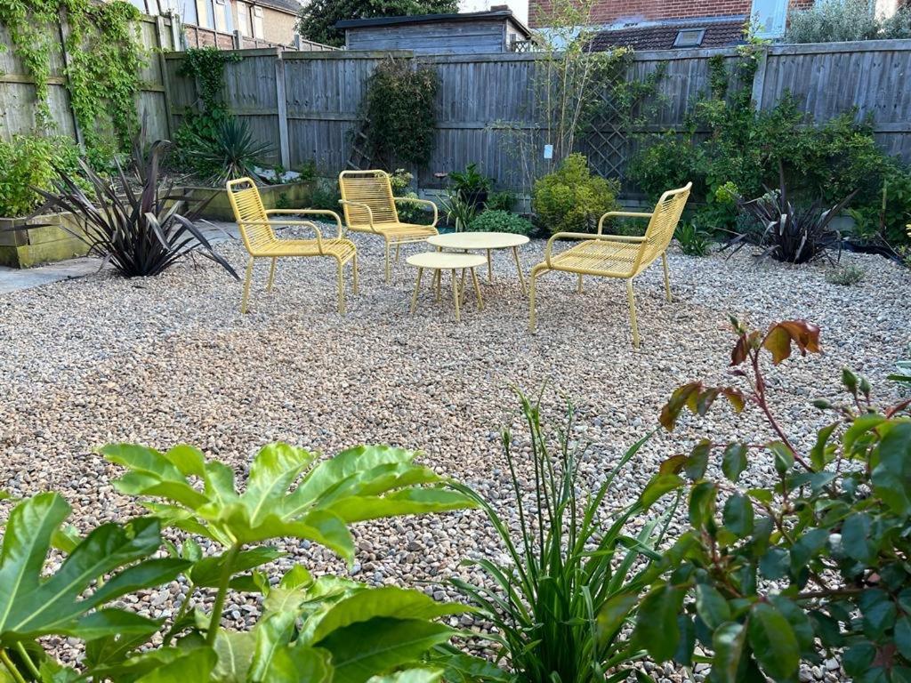 Gordon Villa - A Seaside Escape Harwich Exterior photo